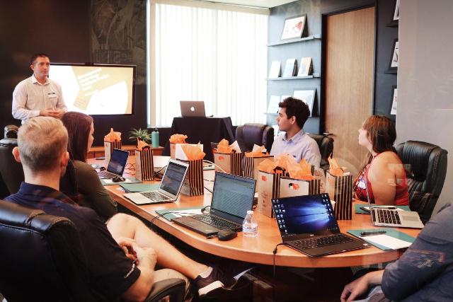 Review Software Learning And Development LinovHR